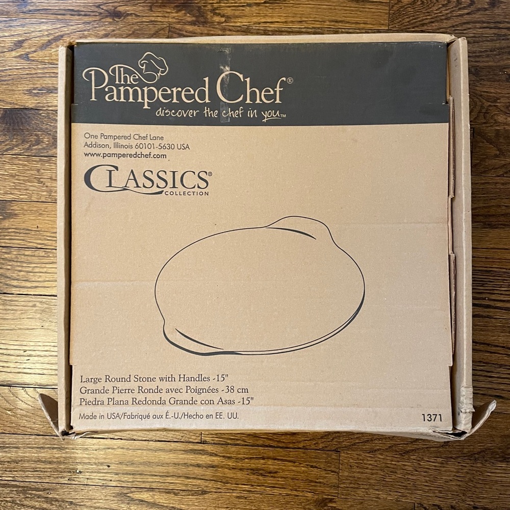 The Pampered Chef Stoneware Pizza Stone